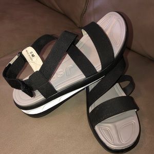 Women’s JSport Wedge Platform Sandals (Size 8M)